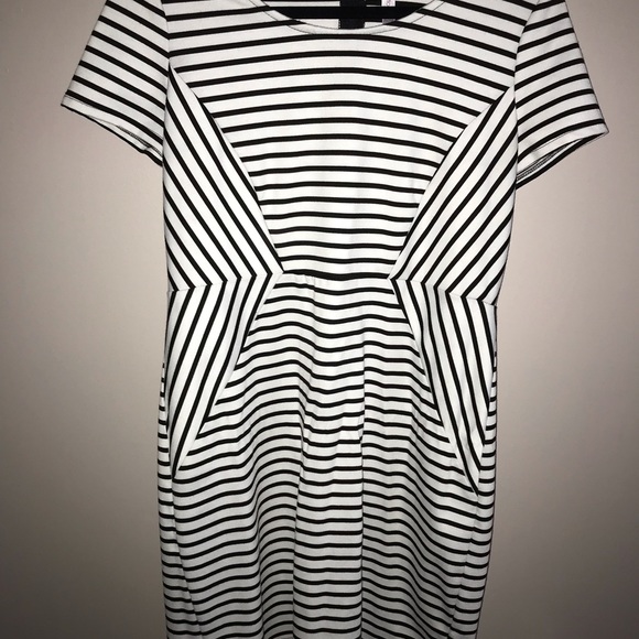 Black and White Striped Dress - Picture 3 of 4